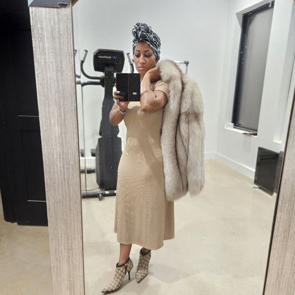 COPY - SAGA Fox M - Gorgeous! - Picture 5 of 17